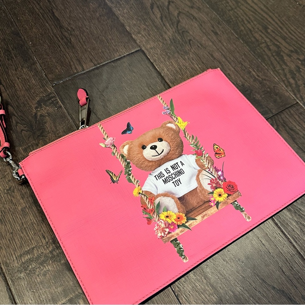 NWT Moschino Floral Swing Teddy Bear and Logo XL Clutch Bag w/ Wristlet Pink